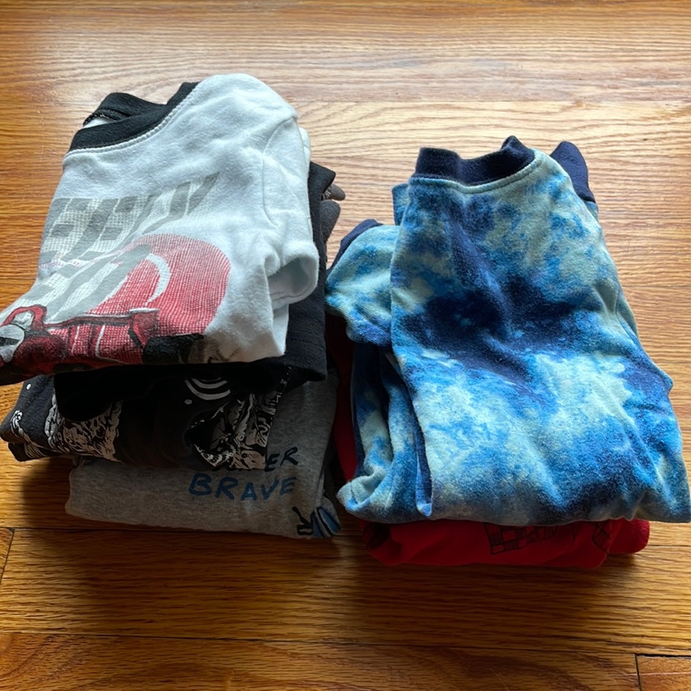 Lot of 5 sets boys 5T pajamas